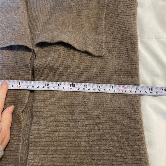 Saks Fifth Avenue | 100% Cashmere |Knit |Open Front |Collared |Vest |Tan |Size S - Picture 10 of 14